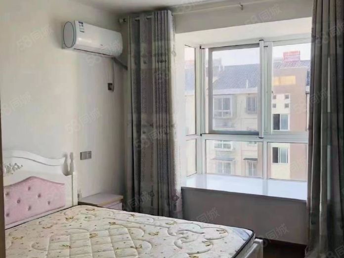 城统华附近广汇三期精装2室，1700月可拎包入住。