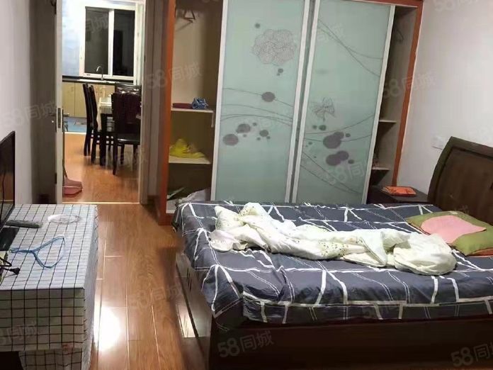 阳羡新村4楼2室精装修设施齐全靠外国语学校菜场生活便利